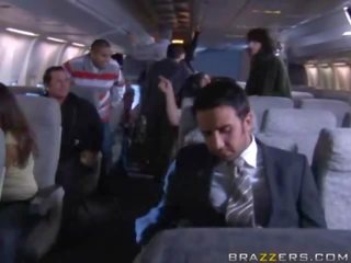 Passengers ob quickie v an airplane!