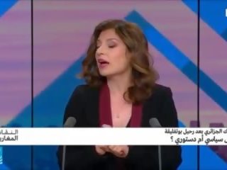 Atractivo árabe journalist rajaa mekki tirón apagado challenge.