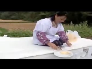 En annen feit asiatisk eldre bondegård kone, gratis voksen video cc